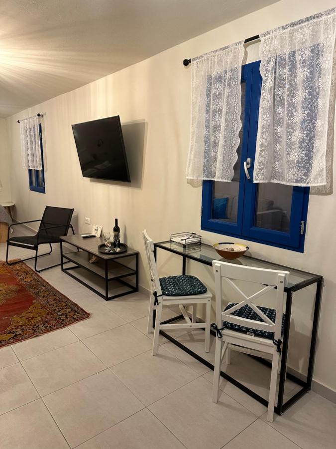 Porphyra Studio Chalki Town Екстер'єр фото